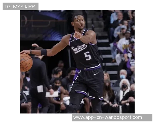 福克斯表现出色20投10中砍下全场最高26分助球队赢得胜利